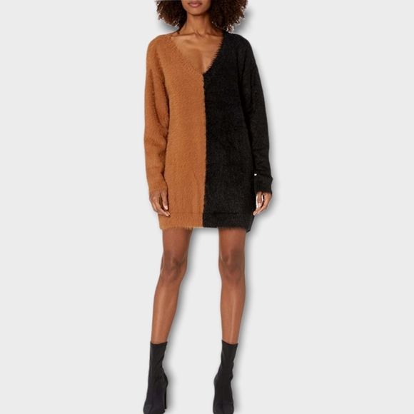 House of Harlow 1960 Sweaters - Sold Do Not Buy